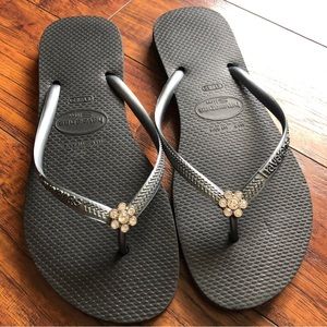 HAVAIANAS Flip Flops Women Slim w/ Crystal Flower Charm Steel Gray Size 9
